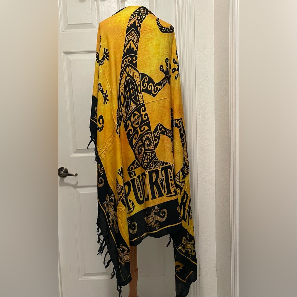 SARONG Gold Yellow Black Gecko Print Sarong Wrap Shawl Scarf Puerto Galera - New - Picture 6 of 8
